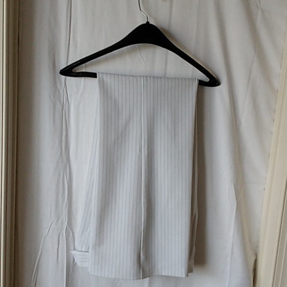 2pieces pinstripe pant suit Size 7 brand is call Snap white pinstripe - Picture 2 of 6